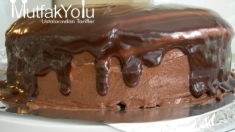 Çikolatalı Doğum Günü Pastası Tarifi
